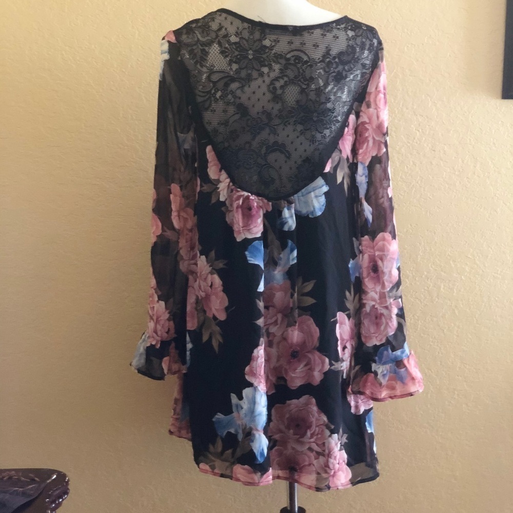 Honey Punch  Bell Sleeve Dress Floral Print Size M - Picture 8 of 8